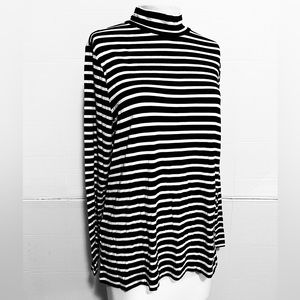 Chico’s striped crew neck top  shirt size 2 black white
